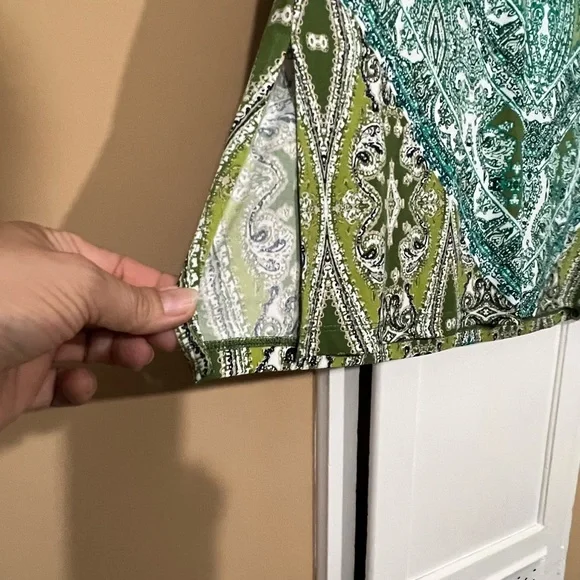 Susan Graver Liquid Knit printed tunic.  Shades of green with white throughout. - Picture 11 of 12